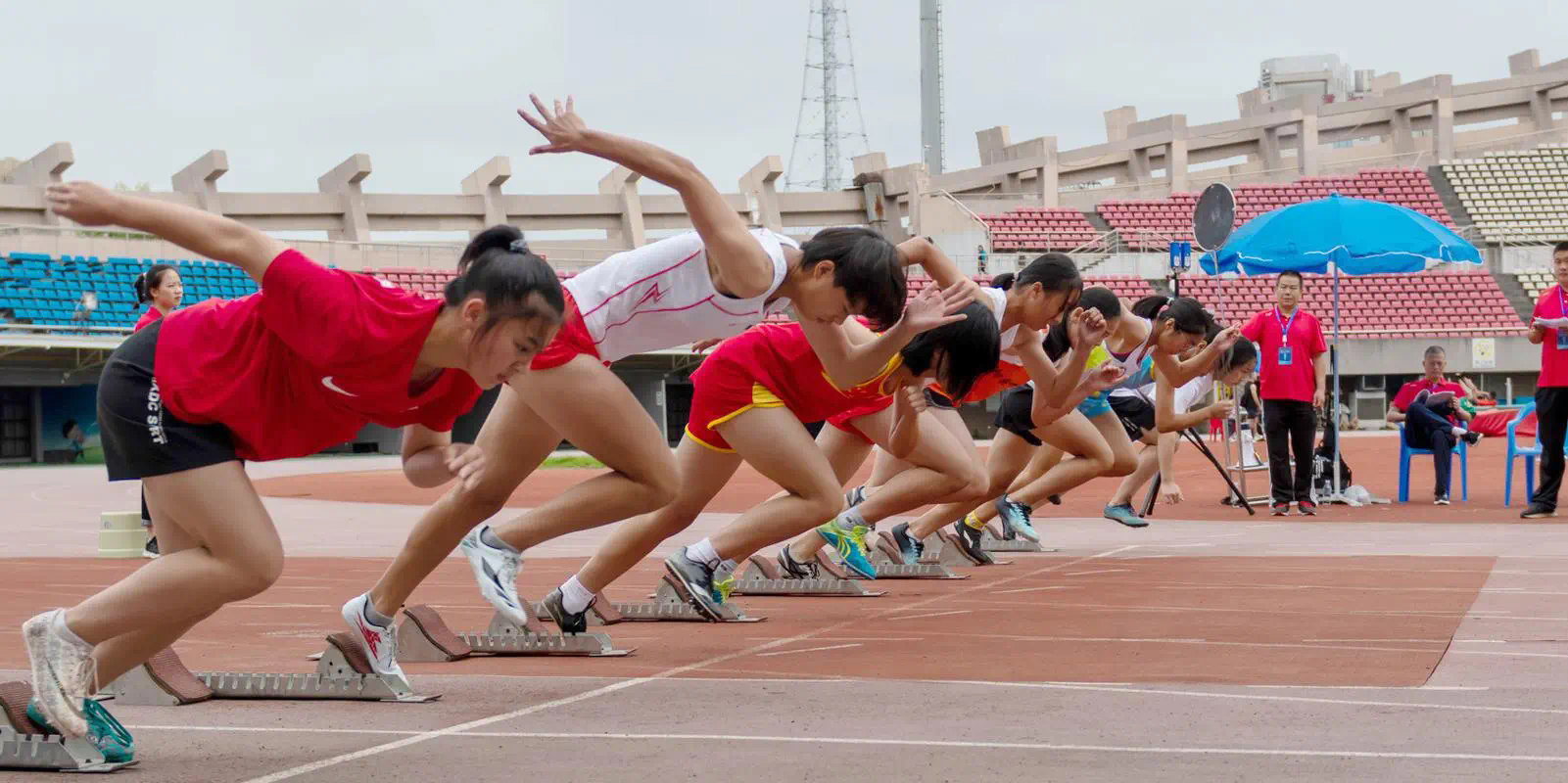 香奈儿胸针网球拍尺寸